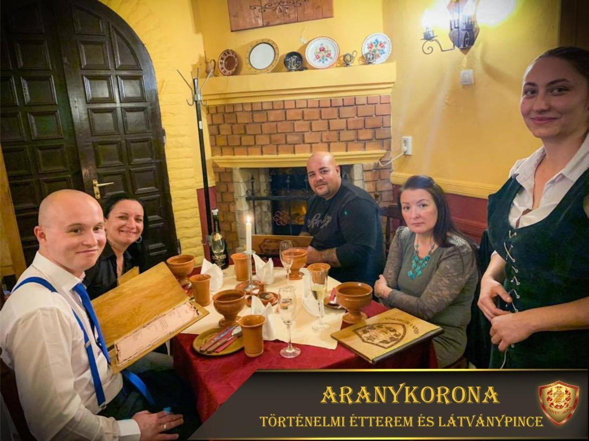 Aranykorona Hotel ミシュコルツ エクステリア 写真