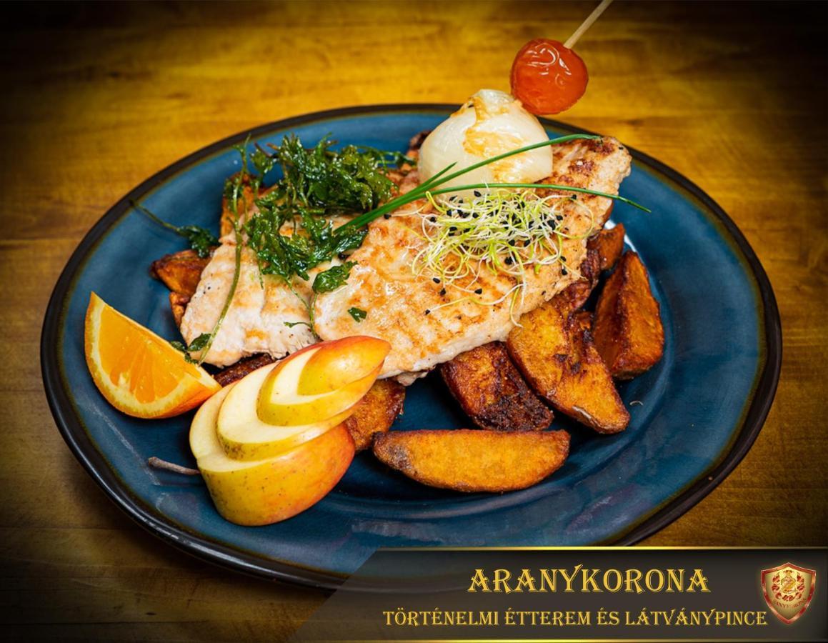 Aranykorona Hotel ミシュコルツ エクステリア 写真