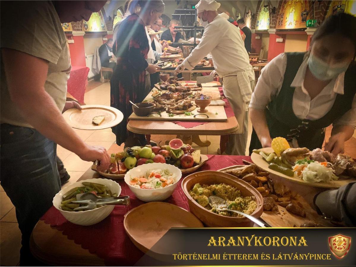 Aranykorona Hotel ミシュコルツ エクステリア 写真