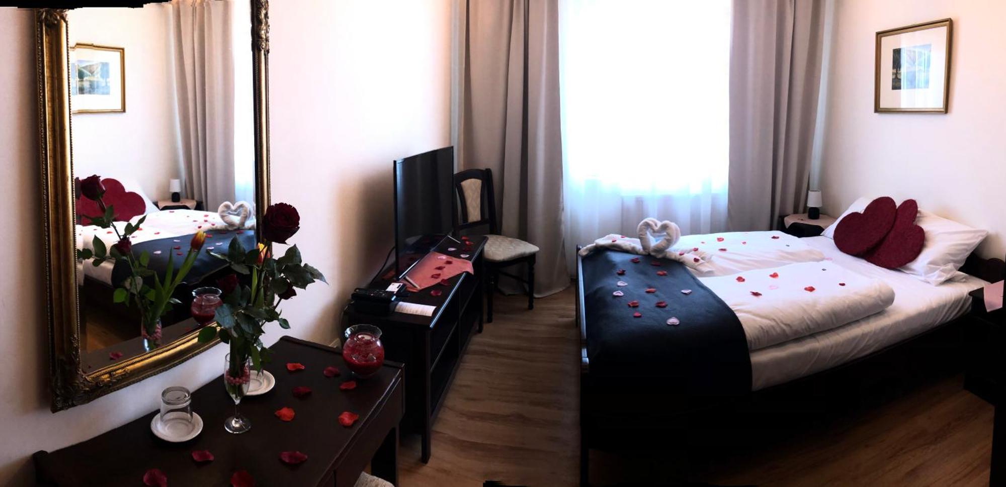 Aranykorona Hotel ミシュコルツ エクステリア 写真