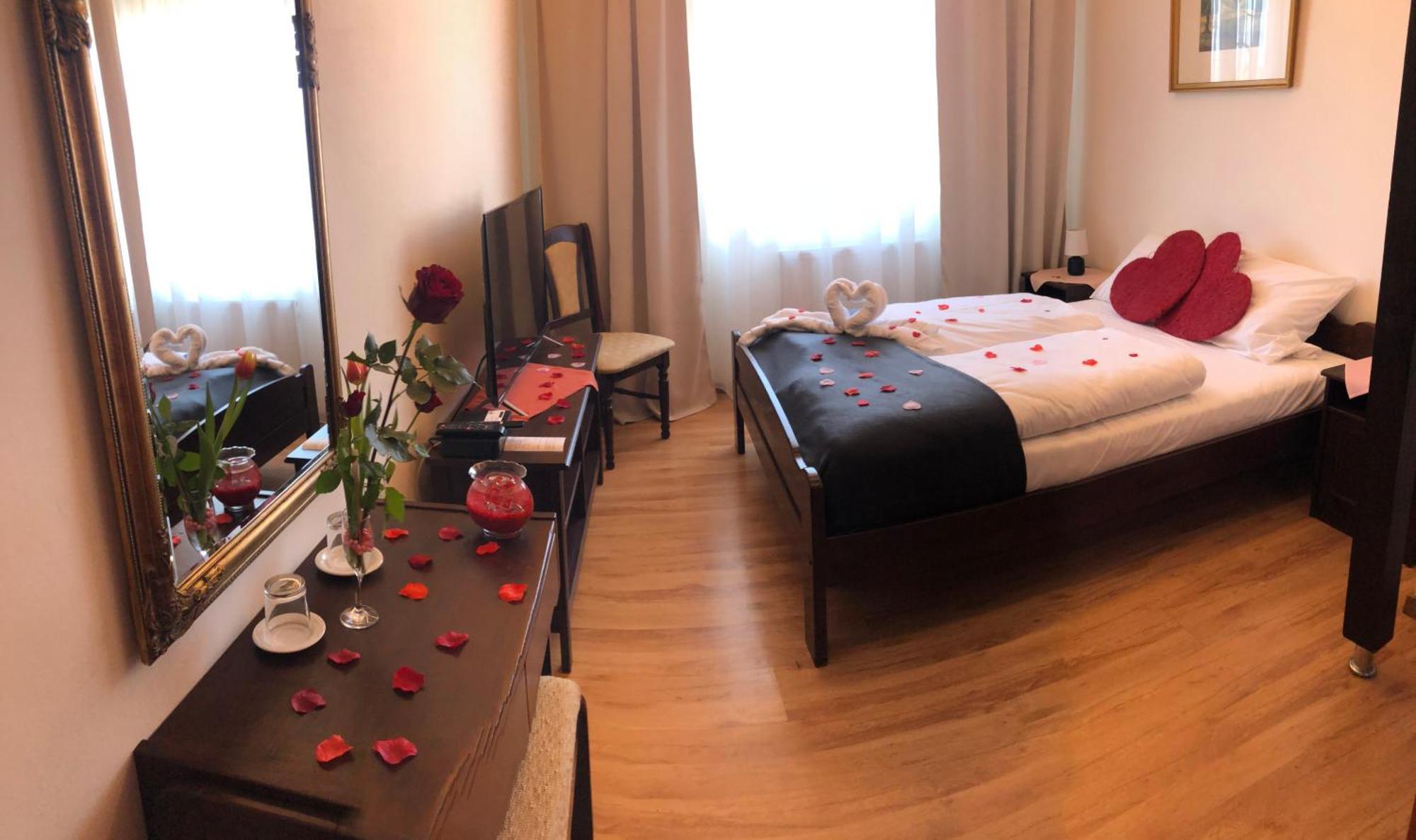 Aranykorona Hotel ミシュコルツ エクステリア 写真