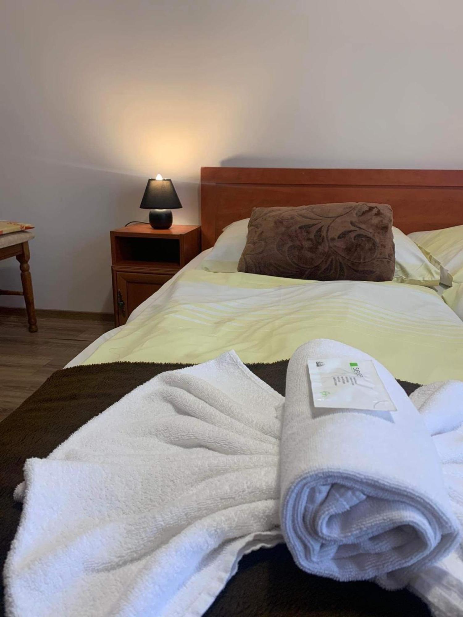 Aranykorona Hotel ミシュコルツ エクステリア 写真