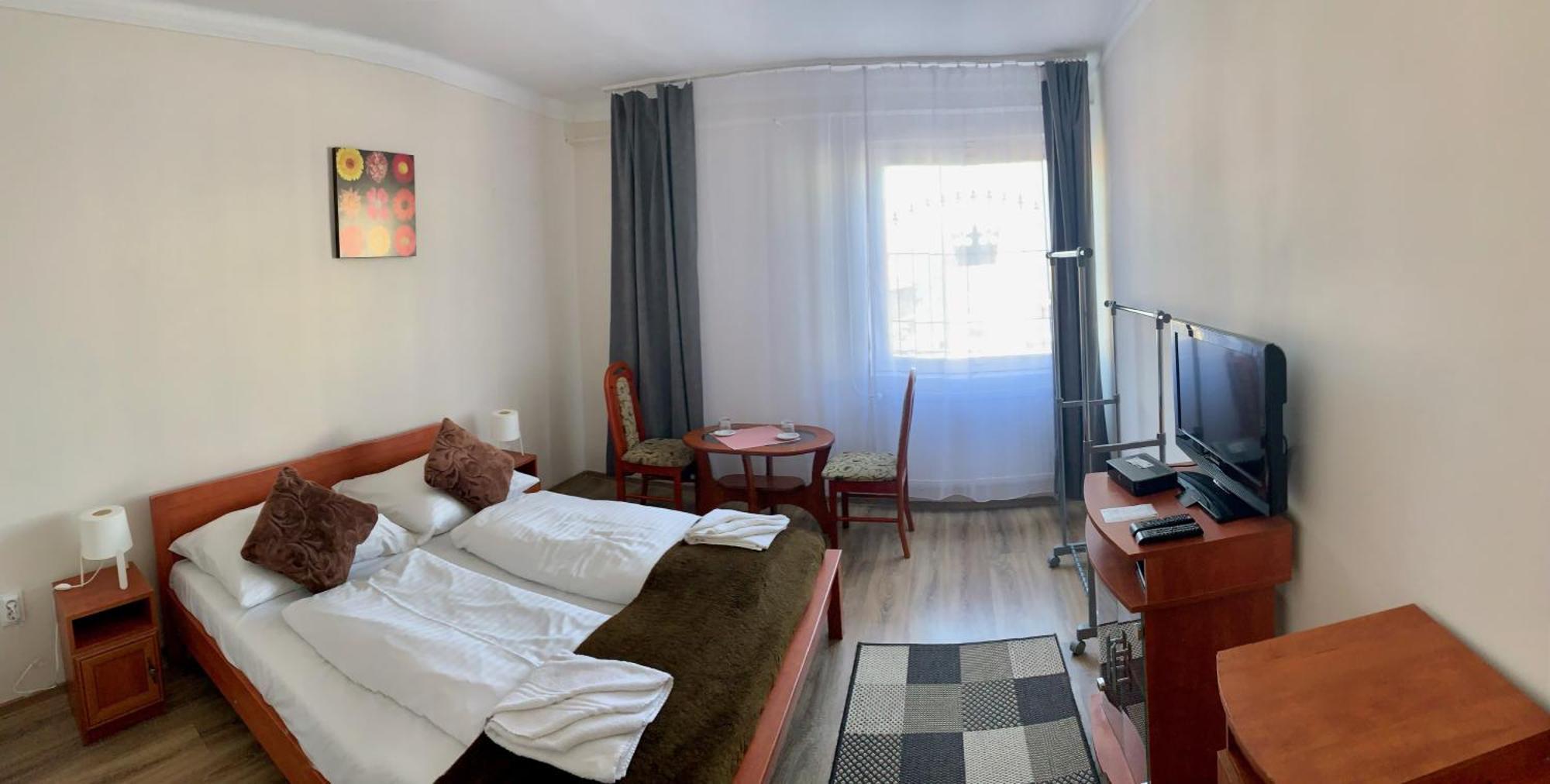 Aranykorona Hotel ミシュコルツ エクステリア 写真